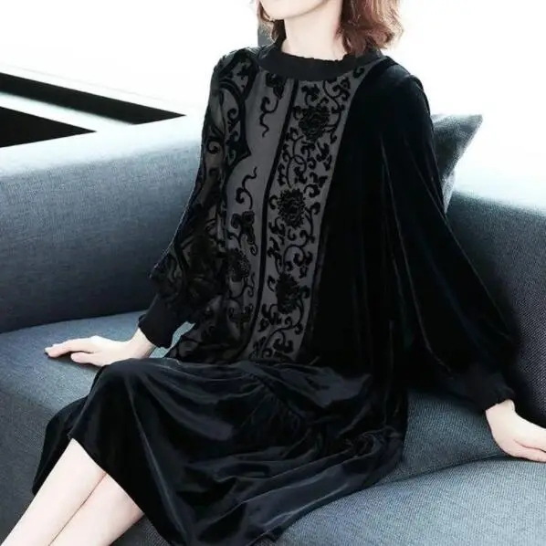 Женское вельветовое платье черное с длинным рукавом фонариком воротник стойка