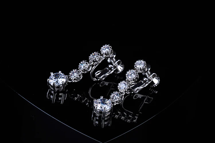 Комплект из колье и серёг с фианитом | Украшения аксессуары