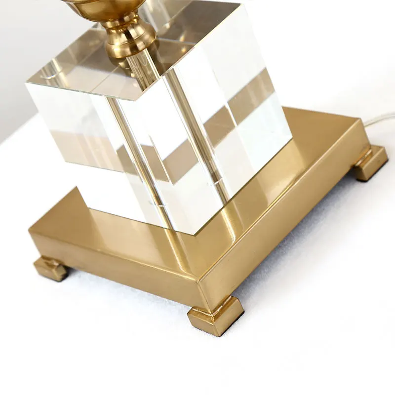 Smart золото Светодиодная лампа для таблицы 220 В изучения лампы Утюг настольная