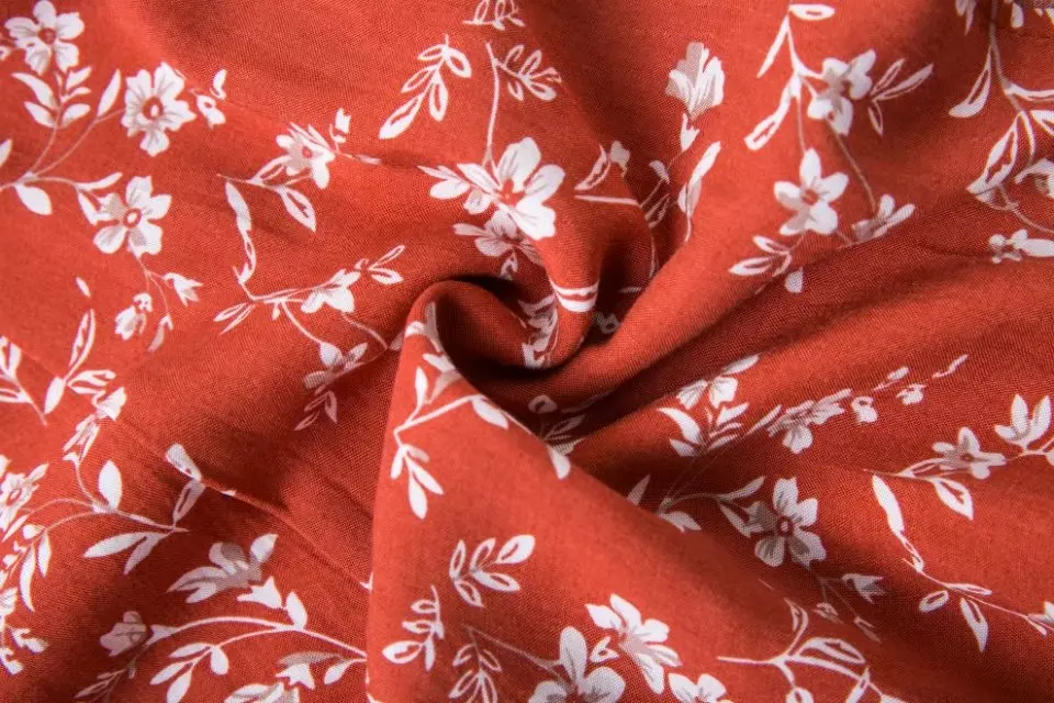 Женское платье с коротким рукавом V-образным вырезом и цветочным принтом |