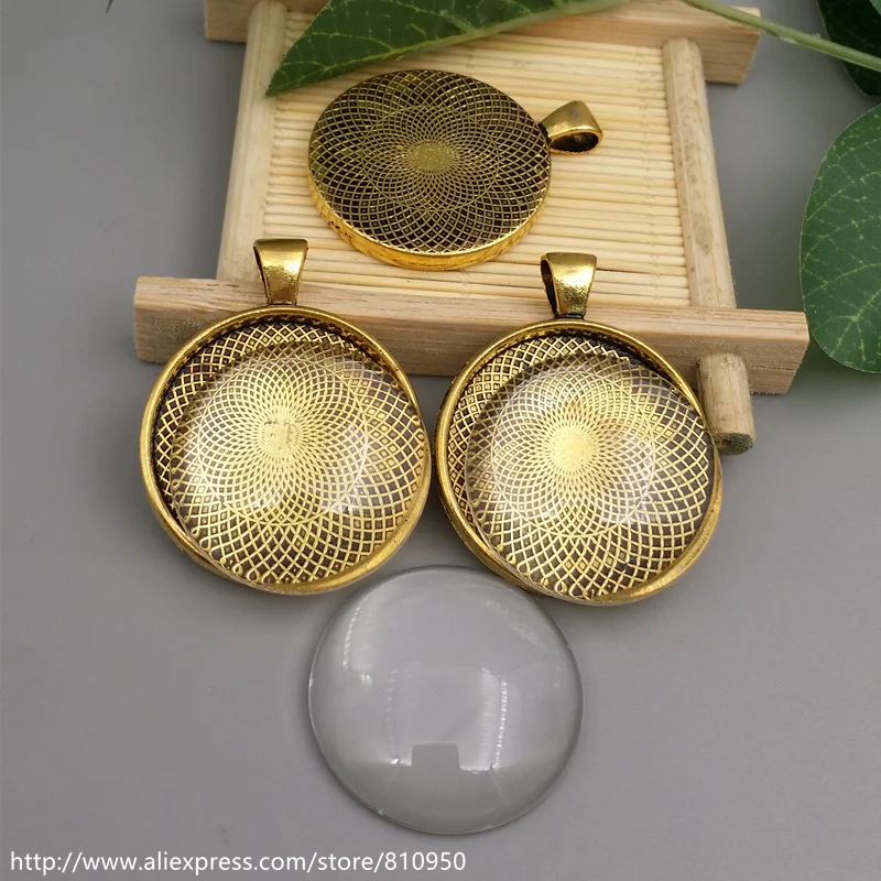 

5pcs Alloy Cameo Inner 30mm Antique Gold Round vintage Cabochon Pendant Setting+Clear Glass Cabochons DIY Jewelry Accessories