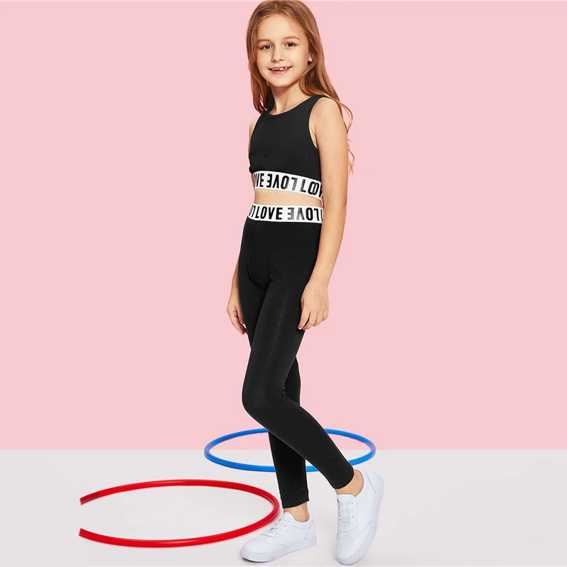 SHEIN/черный укороченный топ с буквенным принтом и штаны; Одежда для девочек; комплект из двух предметов; коллекция года; одежда для активного отдыха; модная детская одежда без рукавов