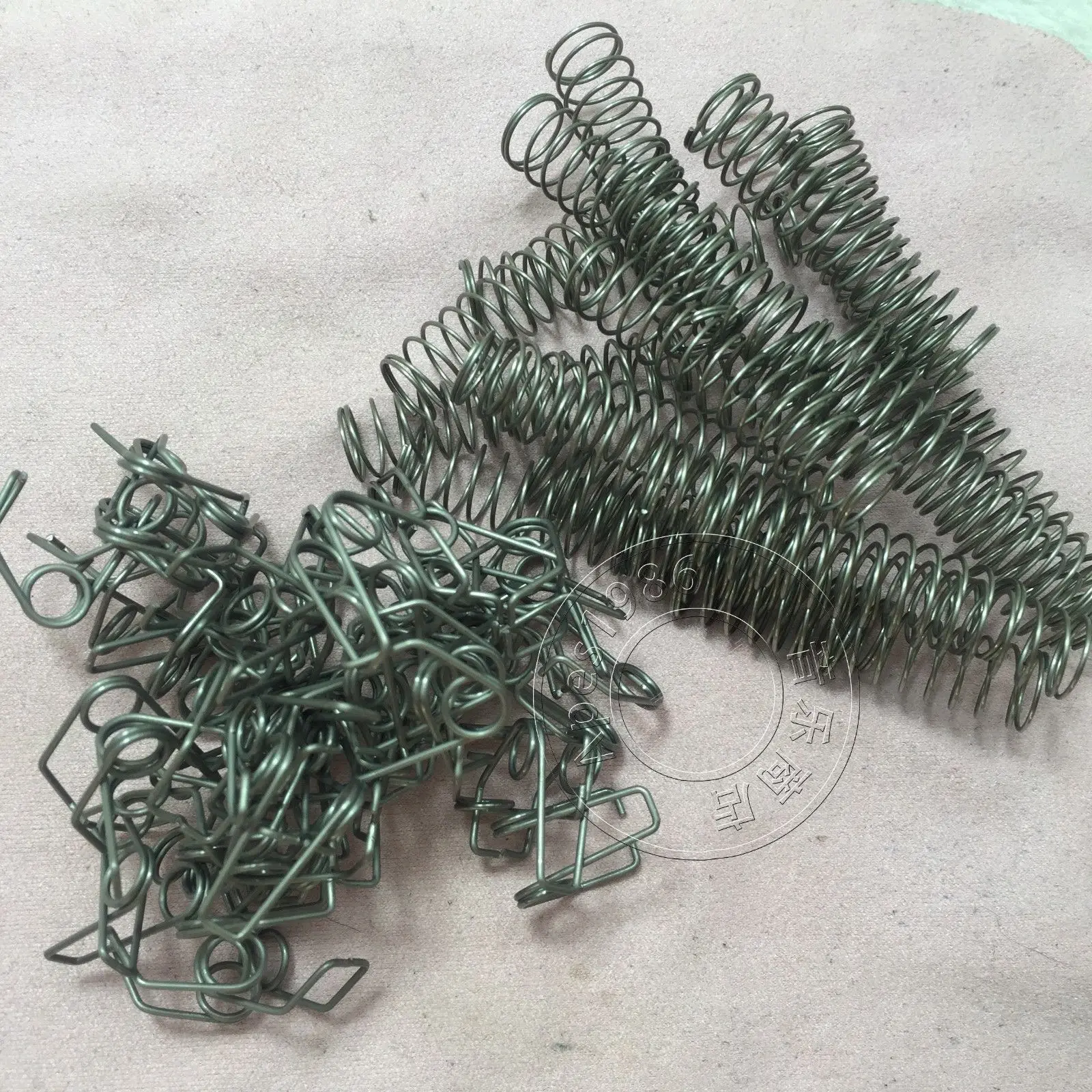 

200 pcs trumpet repairing part Mixed springs