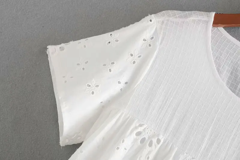 Платье миди с вышивкой сезон весна лето белое хлопковое платье вырезами