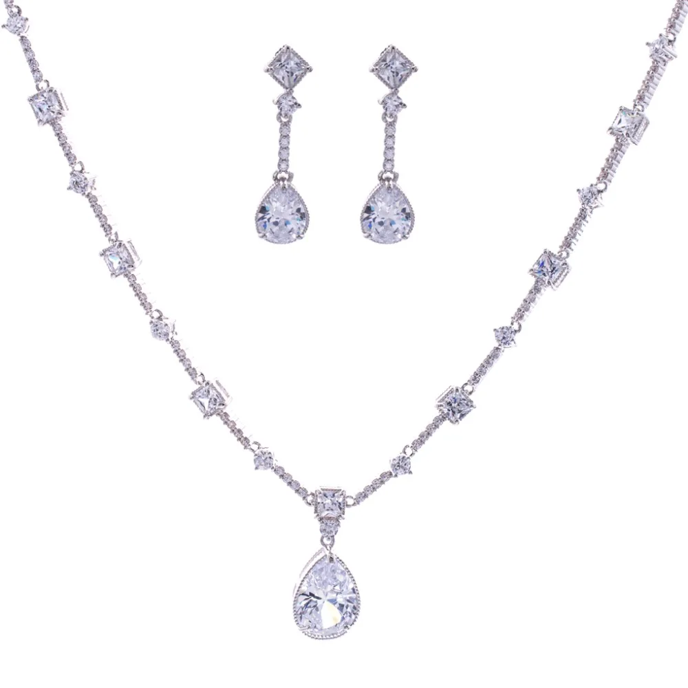 Комплект из колье и серёг с фианитом | Украшения аксессуары