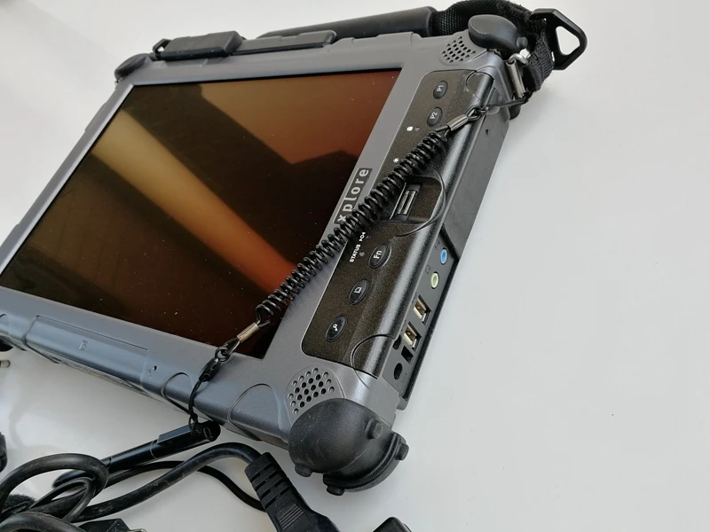 V12. программное обеспечение DTS EPC для Mb Star C5 SD Compact 5 в 480 ГБ SSD и используется Xplore IX104 I7 8G для диагностики авто звезды