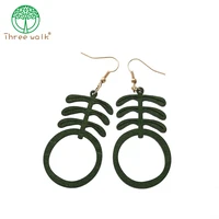 e142wholesale bohemia monstera dangle drop earrings tropical plant wood summer beach jewelry party gifts for women girls