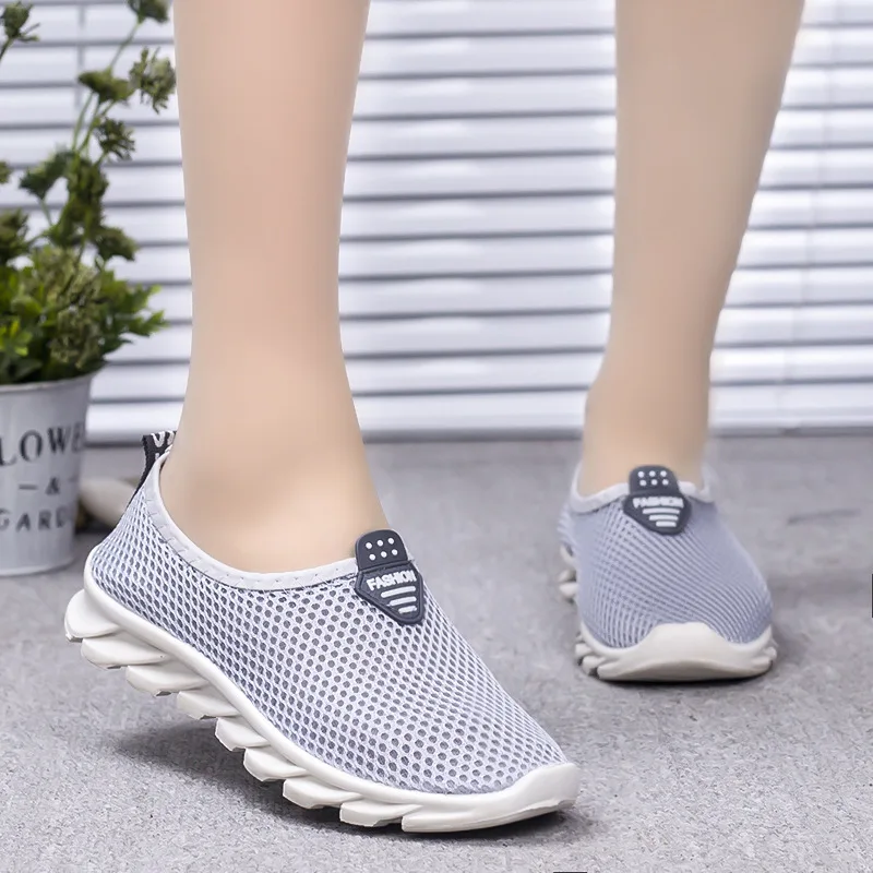 Кроссовки сетчатые легкие дышащие с перфорацией на весну и лето | Обувь