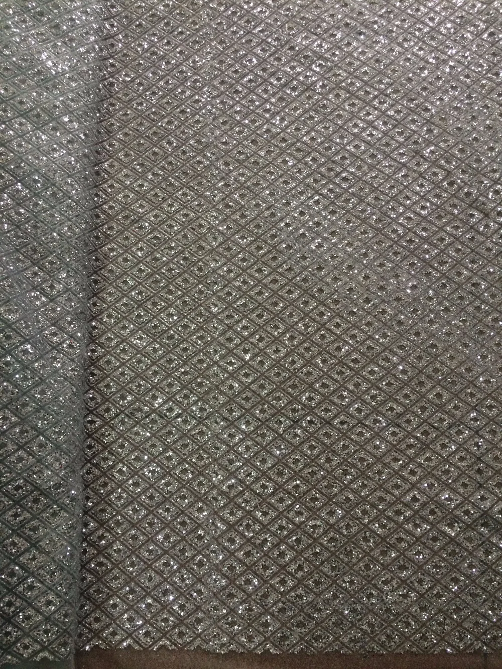 Клееное блестящее французское Тюлевое кружевное SYJ-42610 модное Африканское французское кружево с блестками Клееное блестящее французское Тюлевое кружевное SYJ-42610 модное Африканское французское кружево с блестками