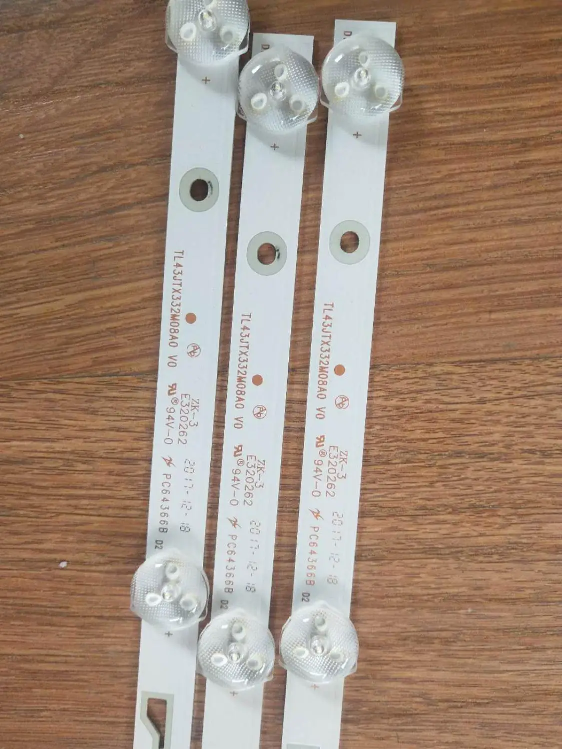 

100% original new led backlight for Tos hiba 43L26CMC TL43JTX332M08A V0
