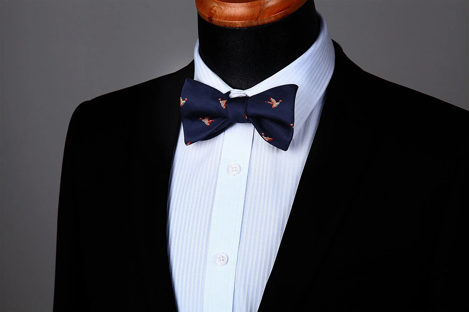 Мужской тканый платок с бабочкой синий изображением животных карманный