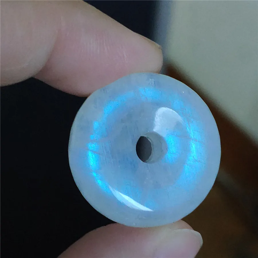 Подвеска из натурального лунного камня с сисветильник светом 24 х9 мм | Украшения и