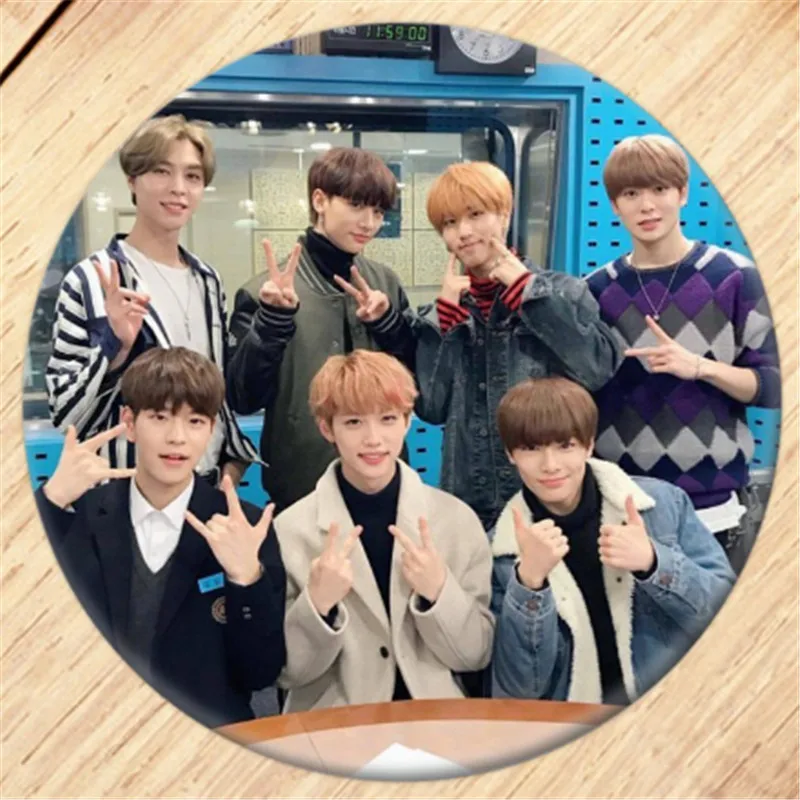 10 1 шт. Kpop защищает детей значок косплея взрыва Чан ли Феликсом Брошь булавка коллекция Значки для рюкзаков украшения 18759 - Окраска металла: 10