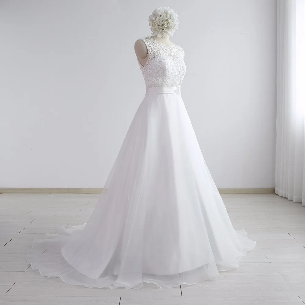 Белое Тюлевое свадебное платье А-силуэта до пола со шлейфом без рукавов и бисером