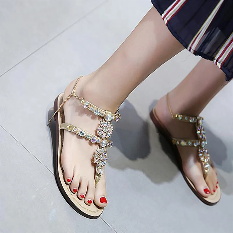 Женские сандалии-гладиаторы на плоской подошве со стразами и цепочками большие