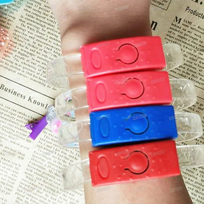 

Glow Hand Ring Colorful Heart Wristband Flashing LED Bracelet Kids Lighting Toys Gift Christmas Party Decoration Supplies