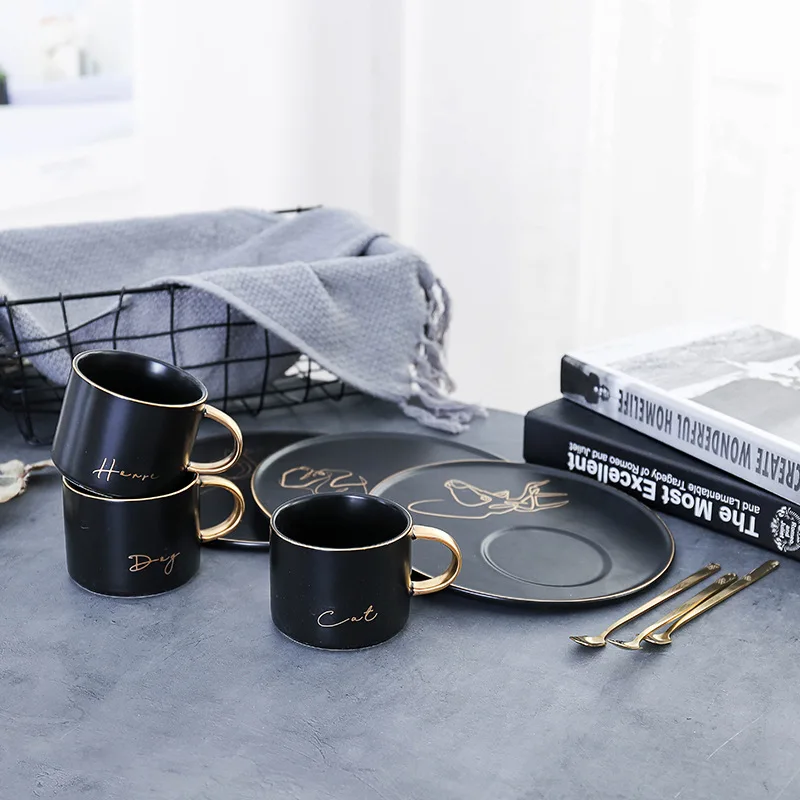 Керамическая кофейная чашка и блюдце в скандинавском стиле черная