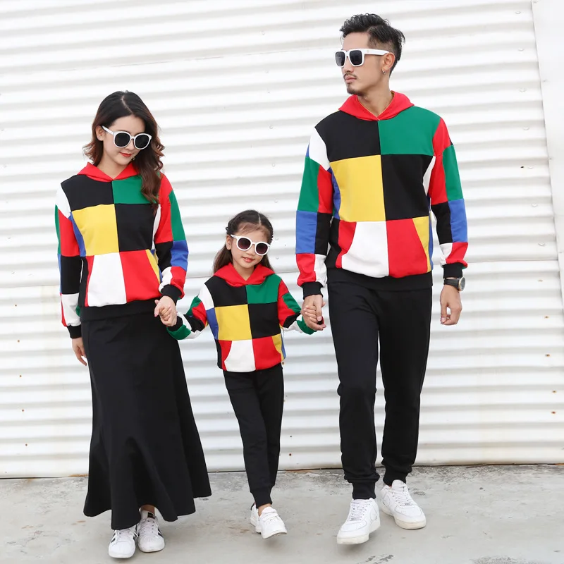 

Newest Family Matching Outfits Dad Kids Hooded Hoodies+Trousers 2PCS Sets Mom Top+Skirt Colorful Plaid Sweatshirt Family Clother