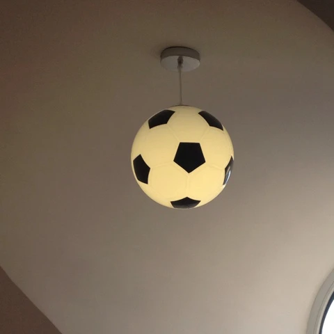 Комнатные светильники для детской комнаты Подвесная лампа в виде футбольного