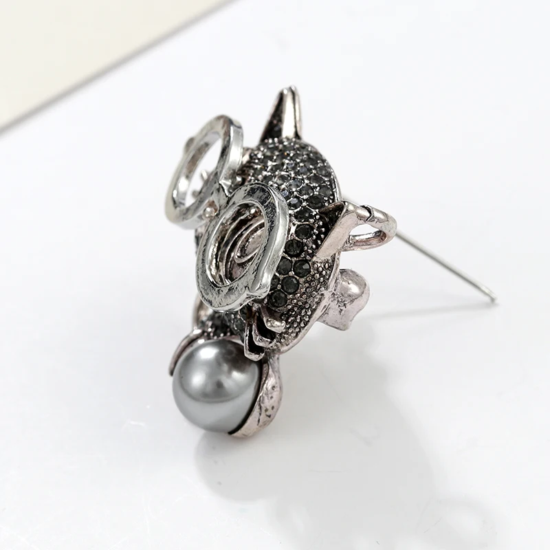 Женская брошка ALLYES металлическая эмалированная в виде кота с черным