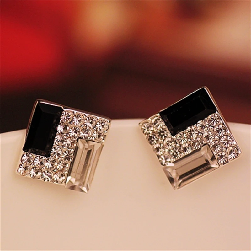 2019 Новое поступление модные серьги гвоздики женские Bijoux Wild элегантные черные