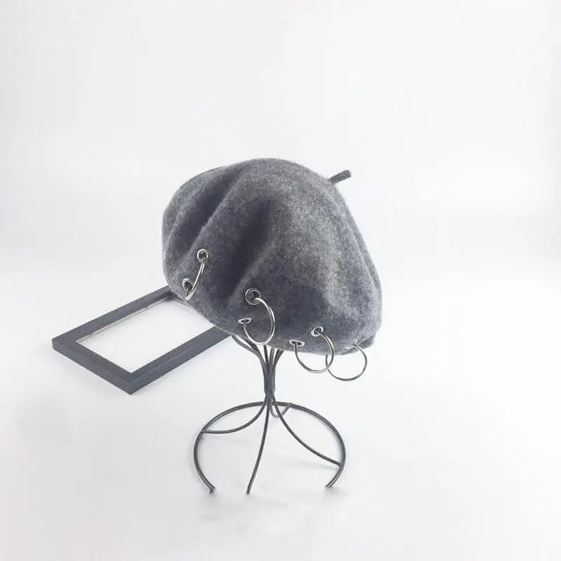 Зимние шапки 2019 новые береты берет в темноте стиле панк рок с железными кольцами