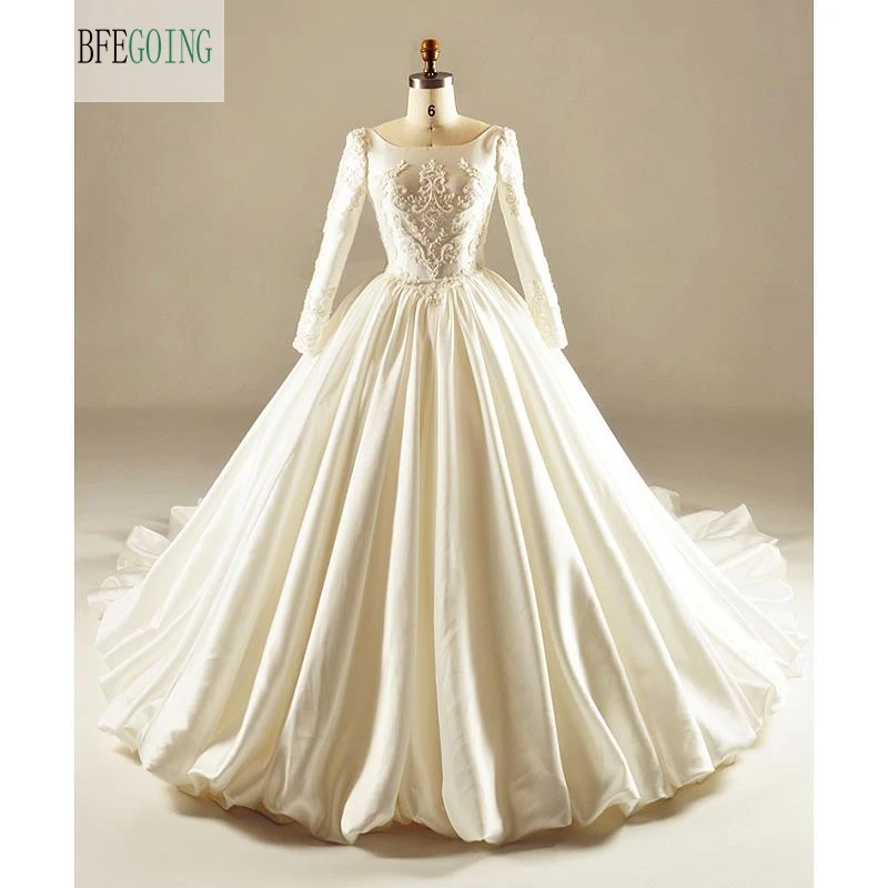 Атласное Бальное платье цвета слоновой кости с вышивкой бисером длиной до пола