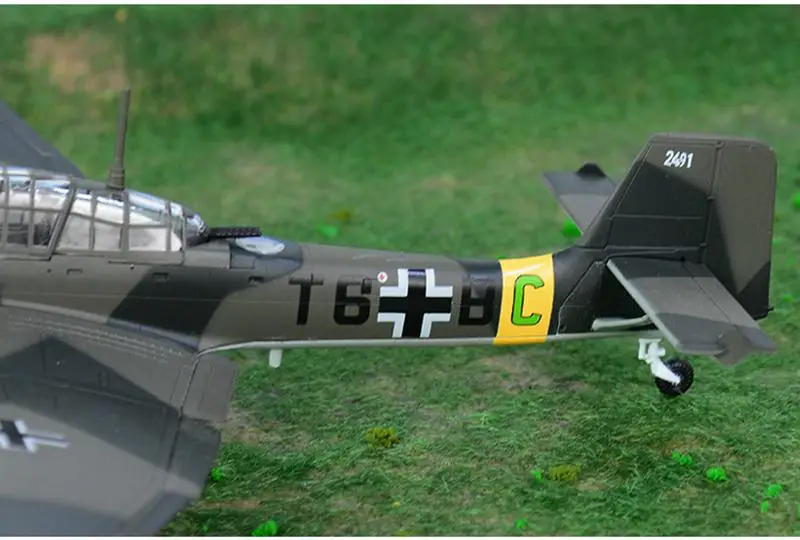 Предварительно построенный 1: 72 Масштаб Ju 87 Stuka dive bomber Вторая мировая война Ju 87D самолет хобби Коллекционная готовая пластиковая модель самолета