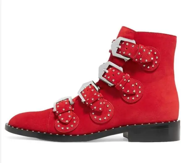 red suede BuonoScarpe/черные ботинки из натуральной кожи с заклепками; Женские ботинки в байкерском стиле с острым носком и металлической пряжкой на ремешке; женские модные ботильоны в стиле панк - Цвет: red suede