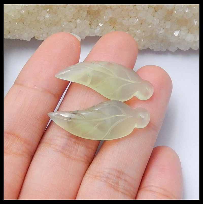 Серьги из нефрита с резным листом серьги отверстием спереди 29x11x4 мм 3 6 г красивые