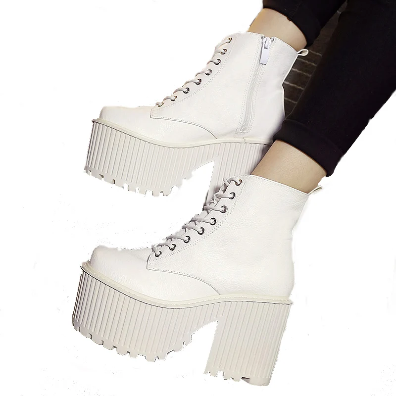 Женские сапоги стильные зимние на платформе и высоком каблуке женские ботильоны