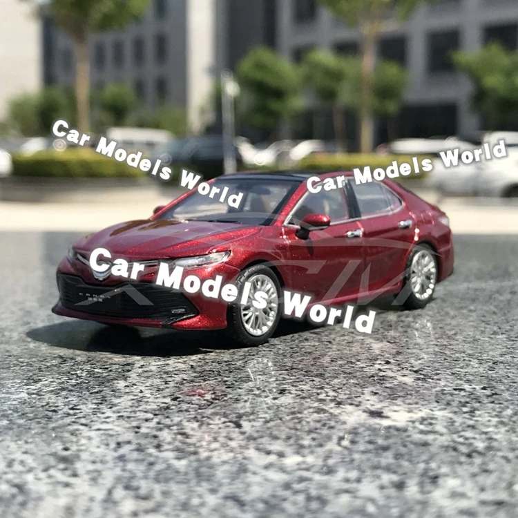 Литая под давлением модель автомобиля для всех новых Camry 1:43(красный)+ маленький подарок