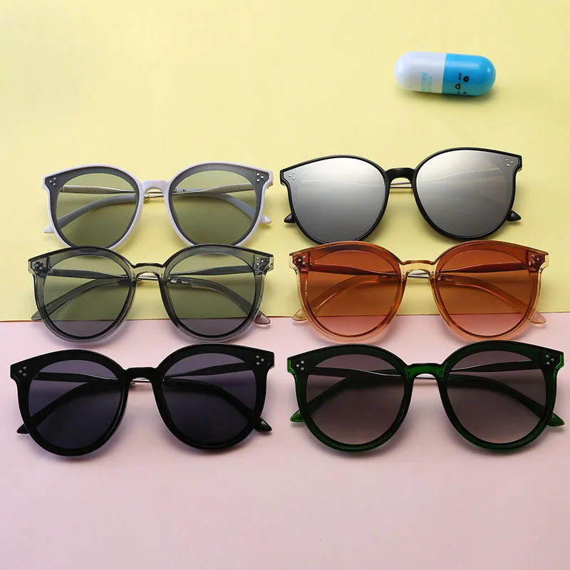 2019 child sunglasses 3-8 years Rivets Cat eye glasses Protect UV400 girls&ampboys Baby eyewear Fashion infant oculos de sol n795 |