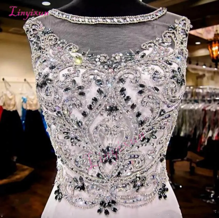 

Beaded Scoop Neck Prom Dresses Sleeveless Lace Beaded Applique Sweep Train Formal Evening Dresses Wear Long Party Gown