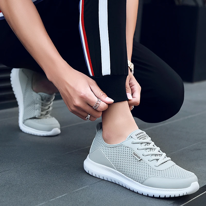 Мужские кроссовки больших размеров трендовый светильник дышащая прогулочная