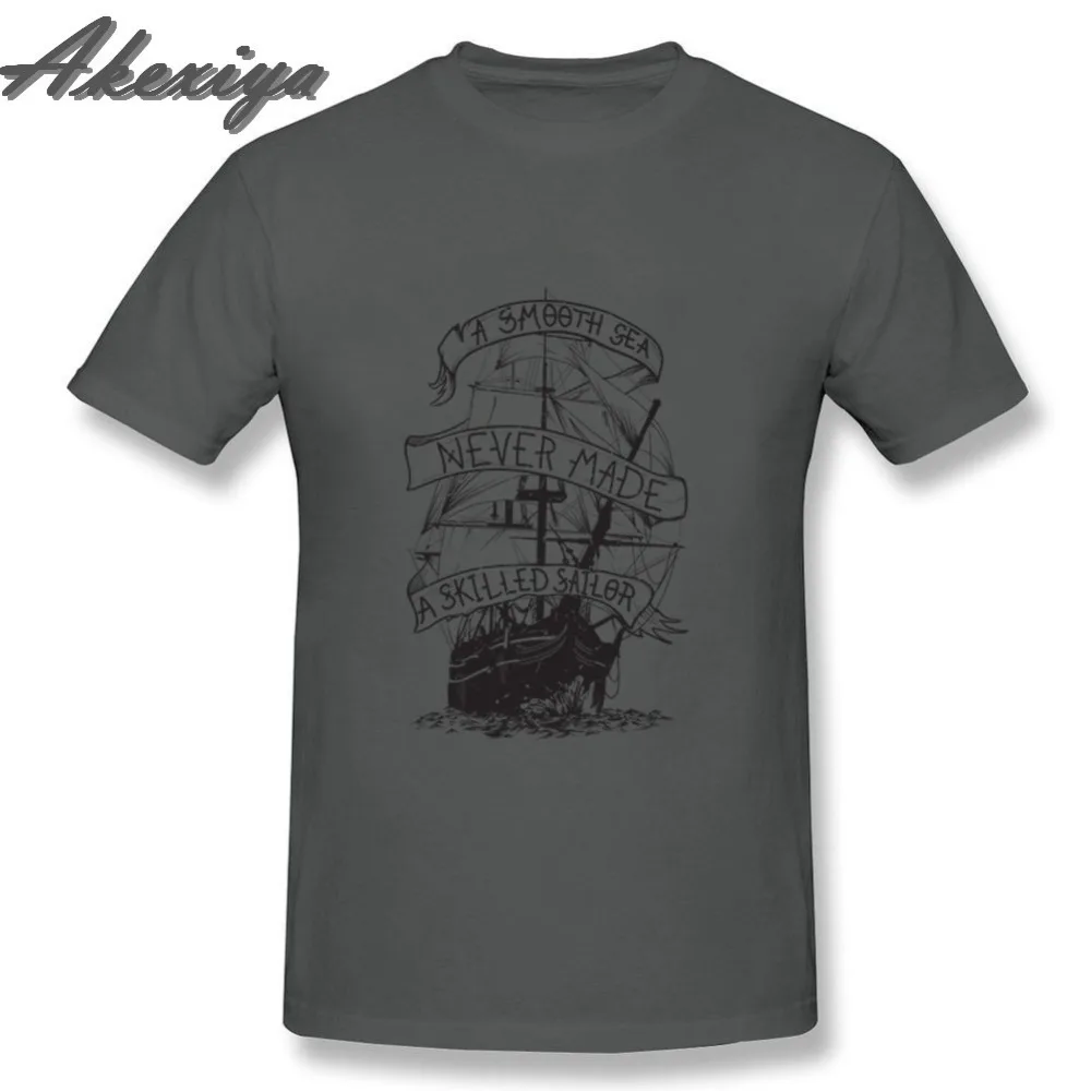 Мужская хлопковая футболка A smooth sea never made a skilled sailor крутая Винтажная белого цвета
