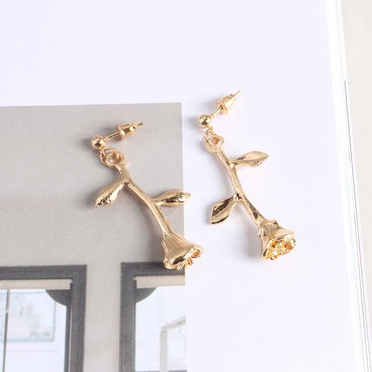 Женские серьги в стиле панк простые темпераментные модные виде диких цветов и