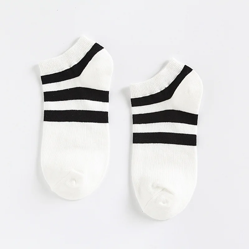 White black stripe Модные короткие Дышащие носки для женщин Весна Лето Повседневные Носки универсальные черные белые полосатые хлопковые носки женские s кавайные носки - Цвет: White black stripe