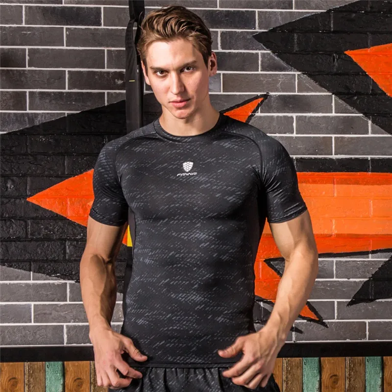 Компрессионный мужской спортивный костюм Беговые наборы фитнес плотно футболка спортивные шорты для бега
