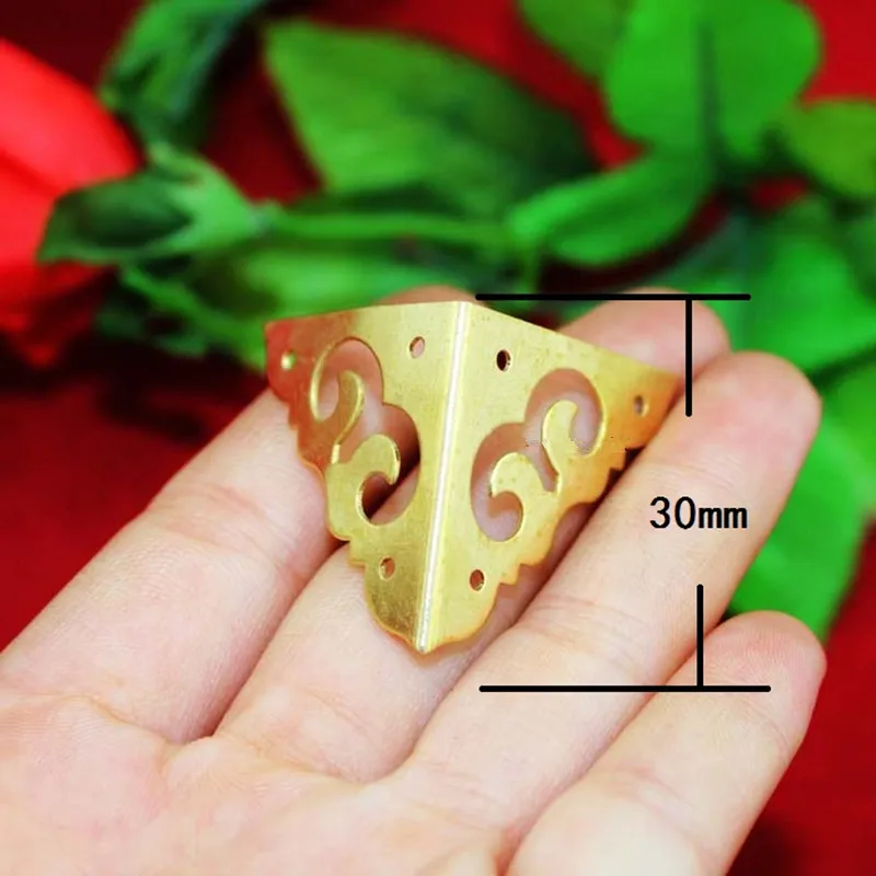 

Yellow Brass Corner,Luggage Case Box Corner Brackets Decorative Corner For Furniture,Triangular Corners,30mm,8Pcs