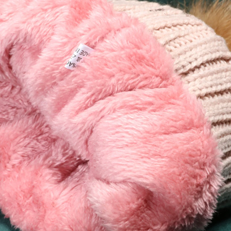 

GGOMU Fashion Sequins Knitted hat winter Thickening warm hat for women skiing outdoor sport cap Skullies Beanies ZLH-195