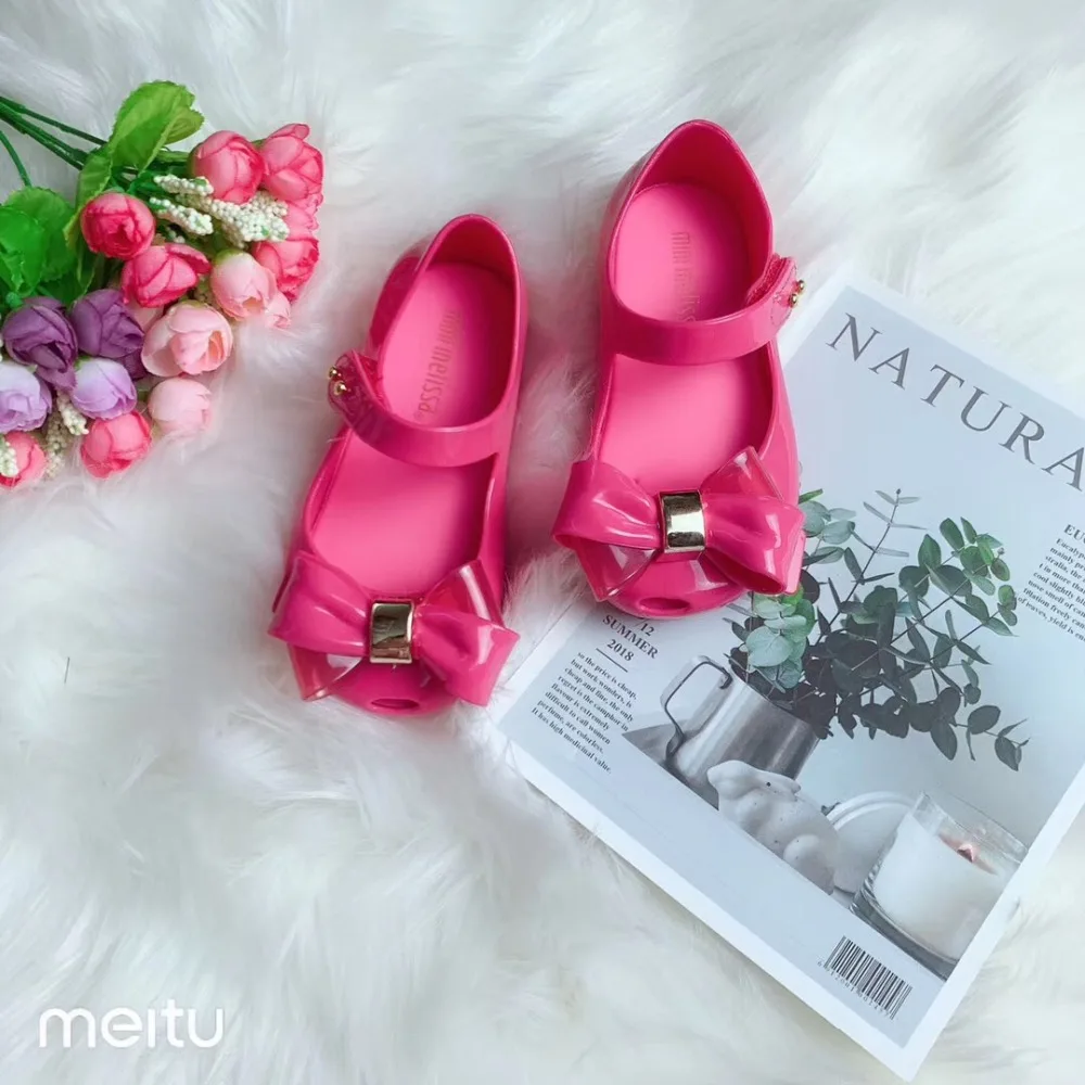 Mini Melissa/Новинка года; оригинальные прозрачные сандалии для девочек; детские сандалии с бантом; детская пляжная обувь; нескользящая обувь для малышей