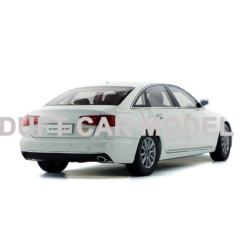 Литая модель автомобиля 1:18 A6L 2012 литая из металлического сплава игрушка подарок
