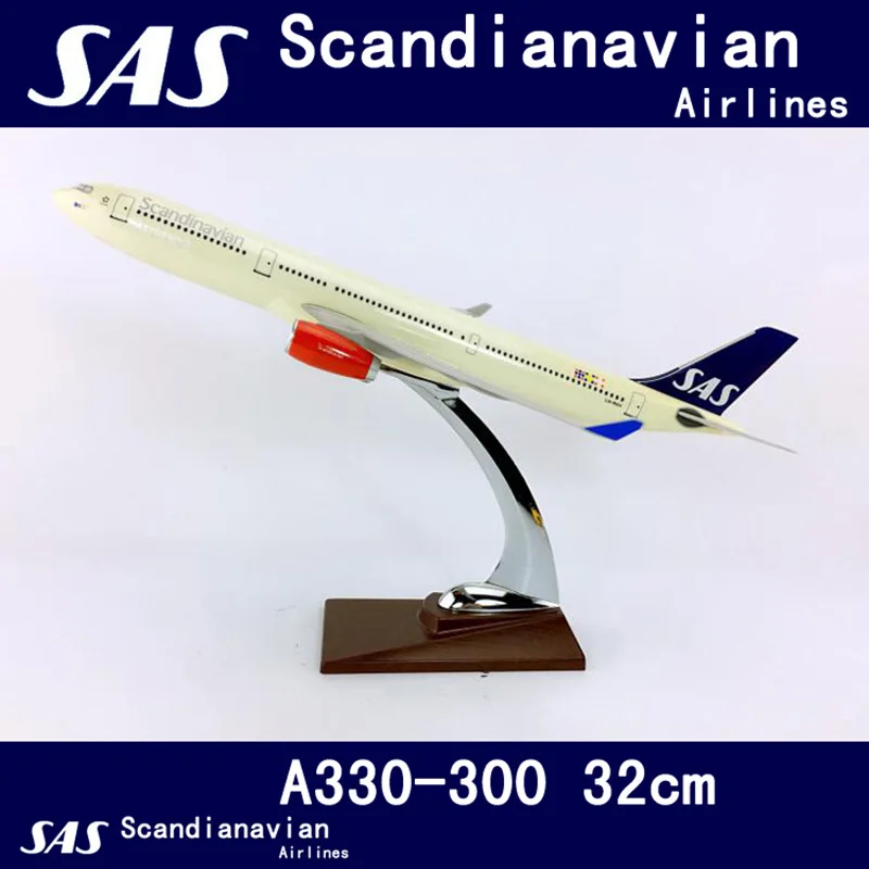

Самолёт scandianчьей авиакомпании, 32 см
