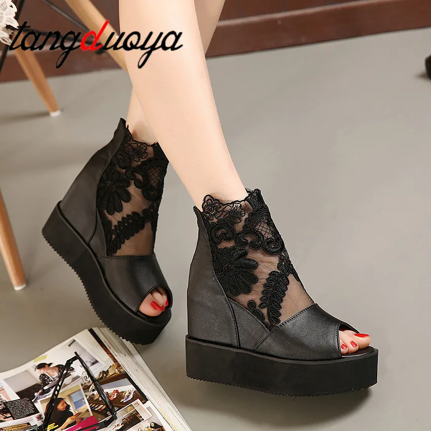 Сандалии женские на танкетке дышащие сетчатые босоножки толстой подошве