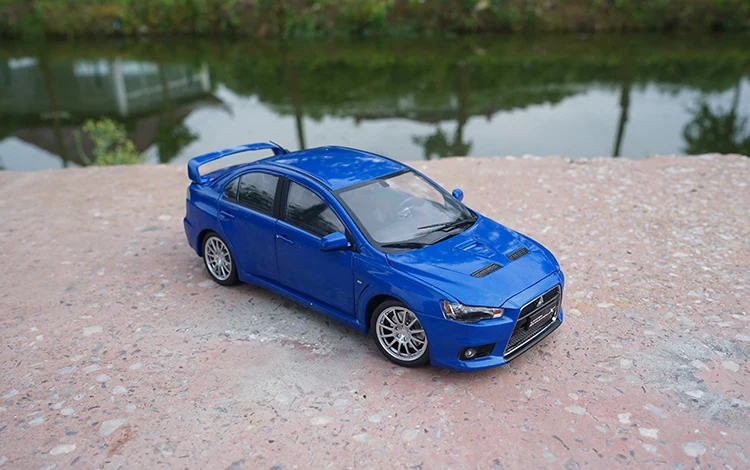 1:18 MITSUBISHI LANCER EVO 10 X литая металлическая модель автомобиля, модель из высококачественного сплава, Изысканные Подарки