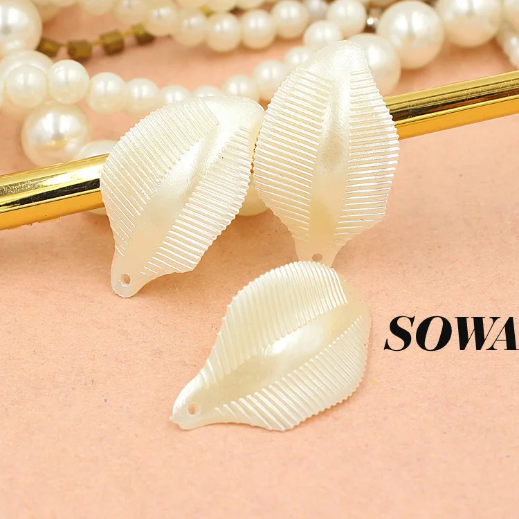 

New Arrival150pcs/lot 30*18mm Ivory ABS Resin Imitation Pearls Effect 3D Maple Leaf Designed Beads For Jewelry Making DIY