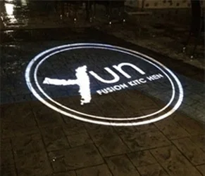 Проекционный светильник с логотипом рекламный текст логотип на заказ