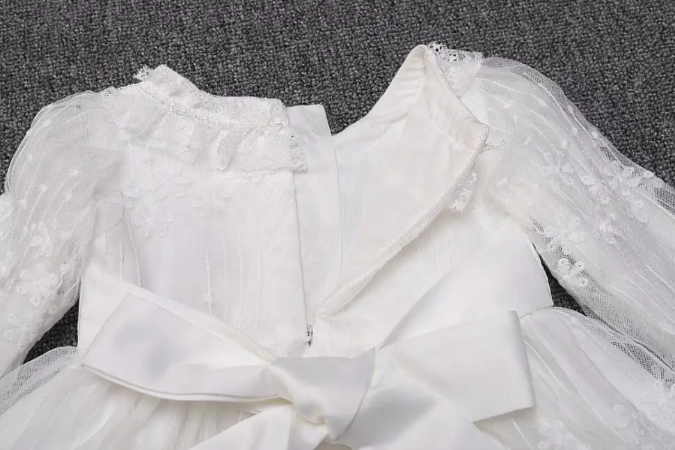 Комплект из 2 предметов платье на крещение для маленьких девочек Off White младенческой платье на крестины для девочек Babysbreath кружево плащ с вышивкой шляпа 0-24Months