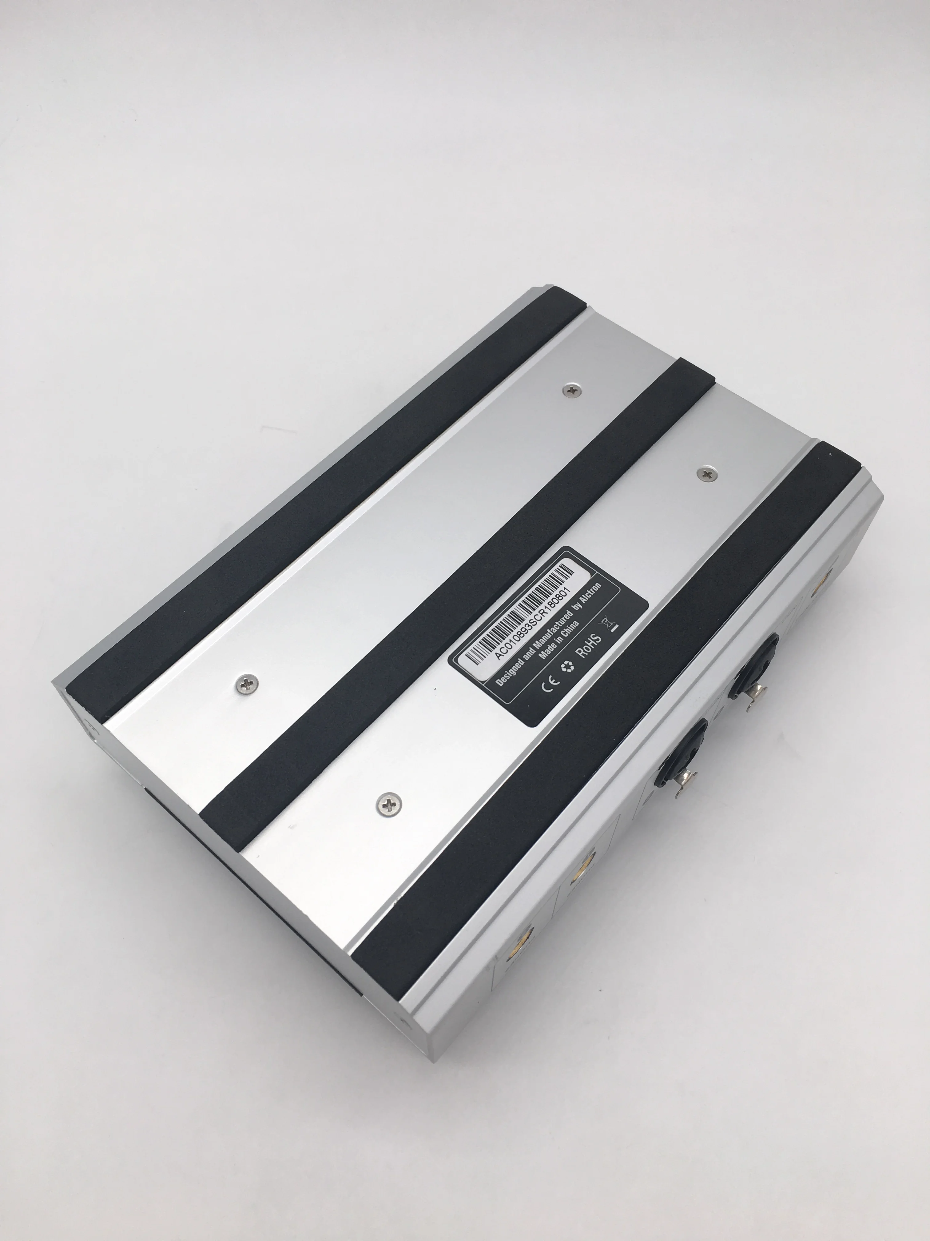 Алктрон U16К МК3 USB аудиоинтерфейс Внешняя звуковая карта для онлайн-пения записи в телефоне общения прослушивания музыки.